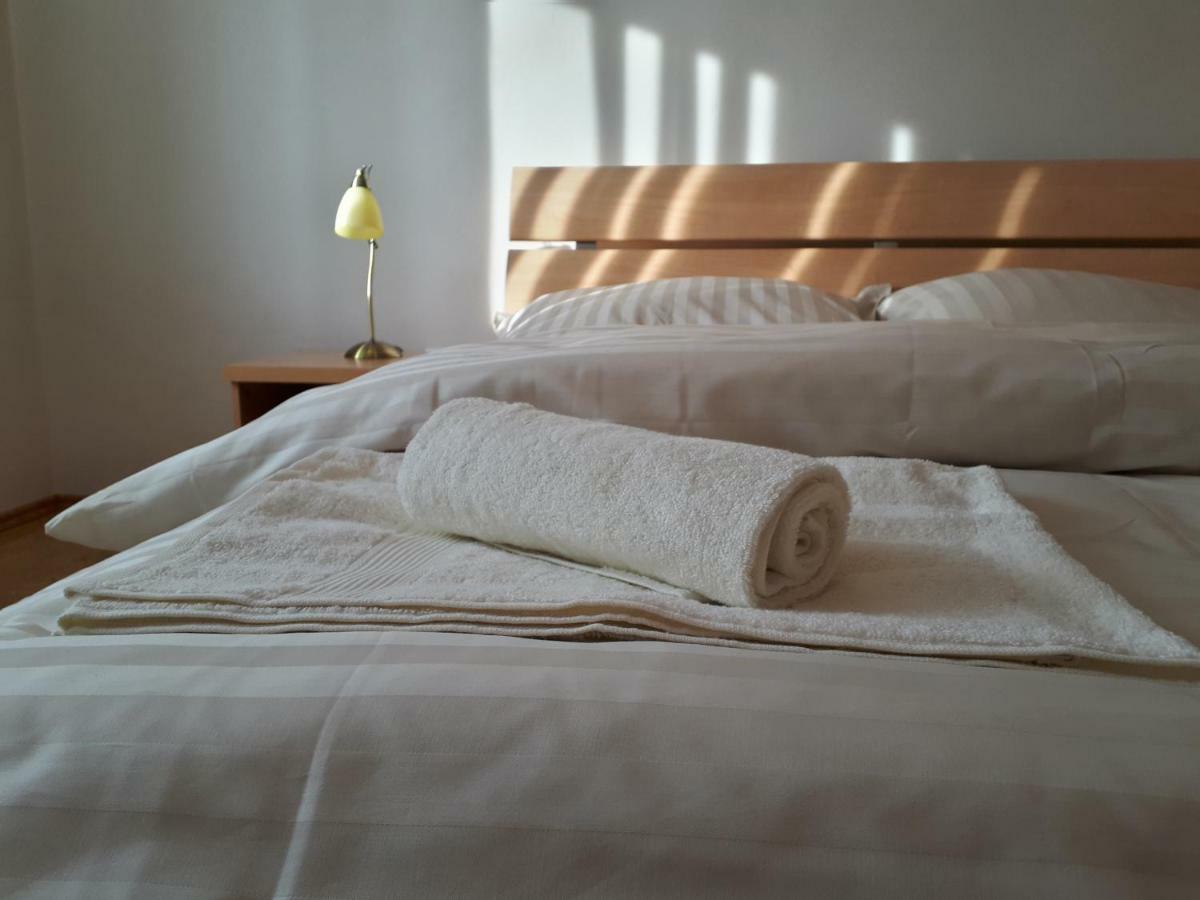 Brezno - 2 Izbovy Apartman Buitenkant foto