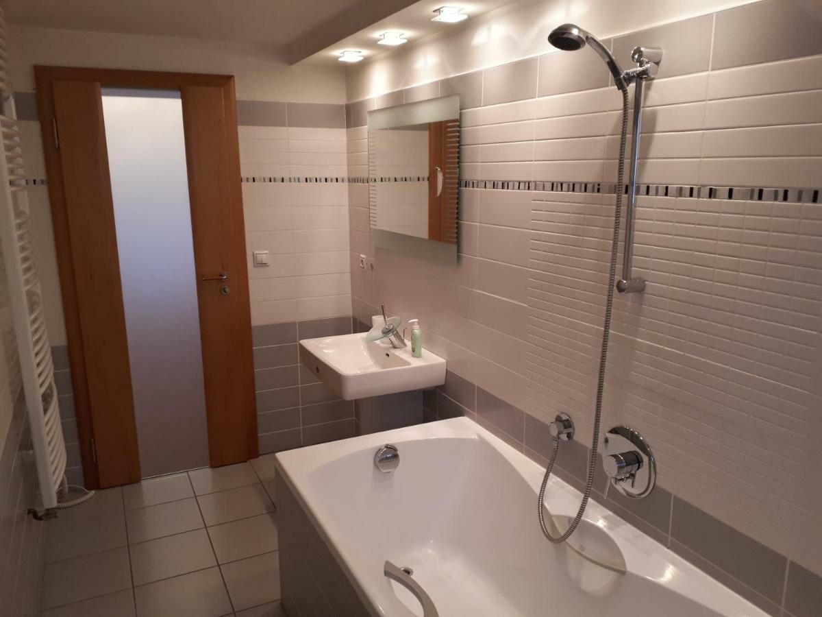 Brezno - 2 Izbovy Apartman Buitenkant foto