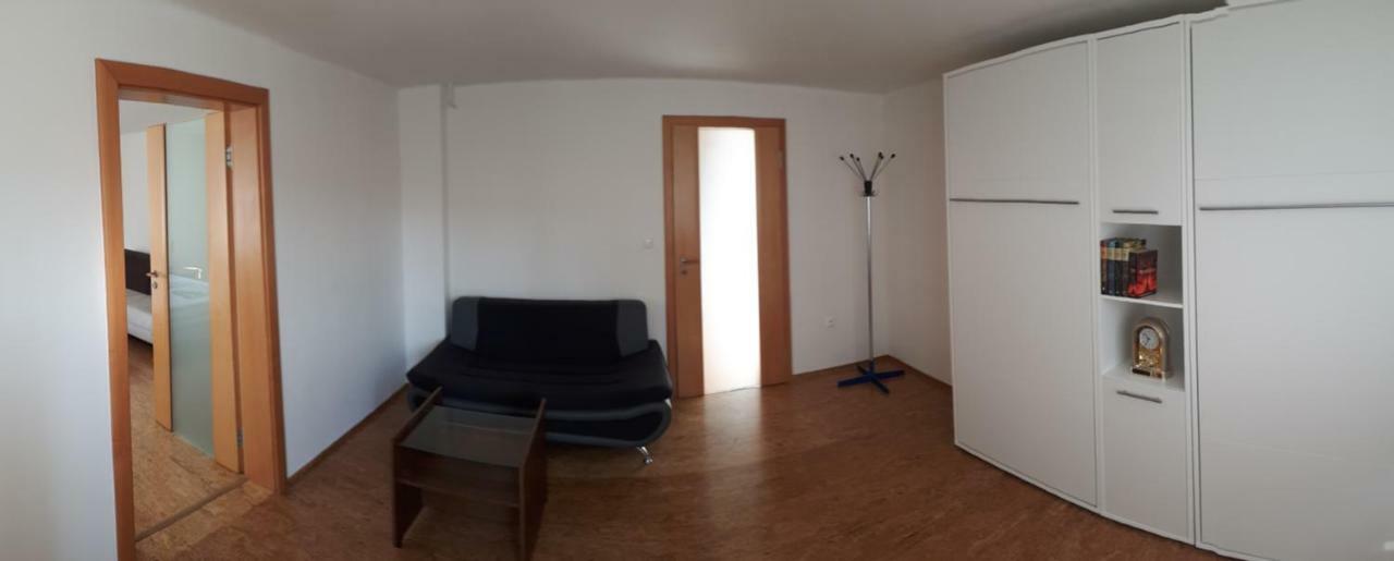 Brezno - 2 Izbovy Apartman Buitenkant foto